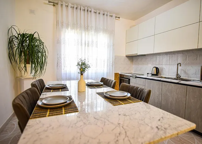 Alba 펜션 Shkodër